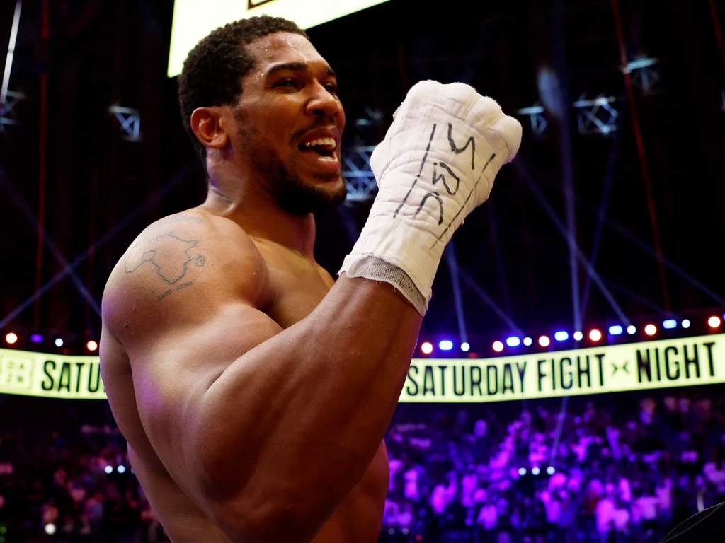 Anthony Joshua Bangkit dari Kubur Demi Duel Megah Kontra Tyson Fury