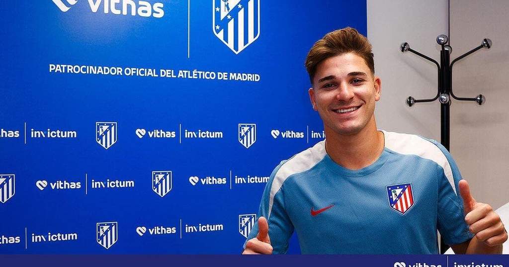 PSG Ungguli Barcelona dalam Perburuan Striker Julian Alvarez