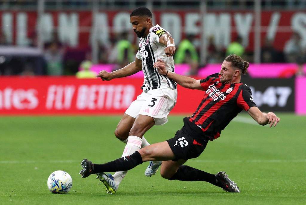 Bek Juventus Gleison Bremer menjadi target utama Inter di bursa transfer musim panas