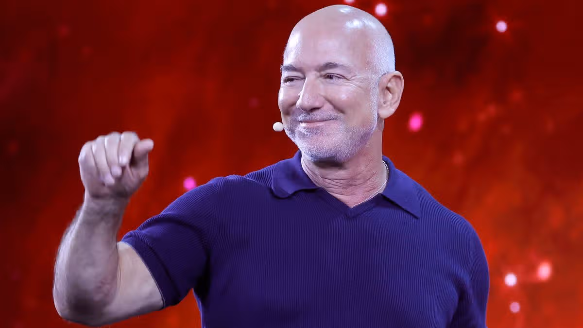 Jeff Bezos didekati untuk membeli saham Liverpool FC