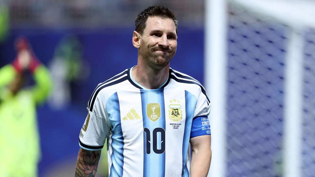 Joe Cole Optimistis Inggris Bakal Hentikan Lionel Messi
