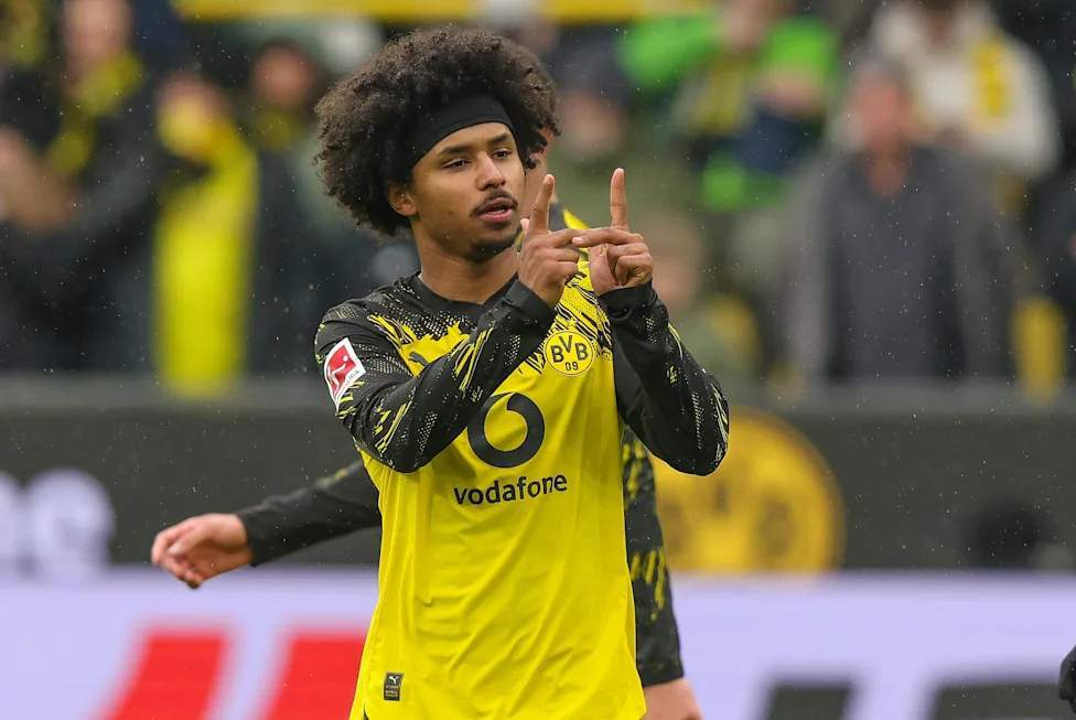 Karim Adeyemi resmi bergabung dengan Barcelona dari Borussia Dortmund