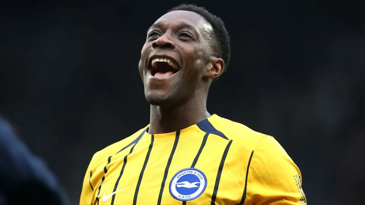 Penyerang berpengalaman Danny Welbeck yang menjadi incaran transfer mengejutkan Chelsea