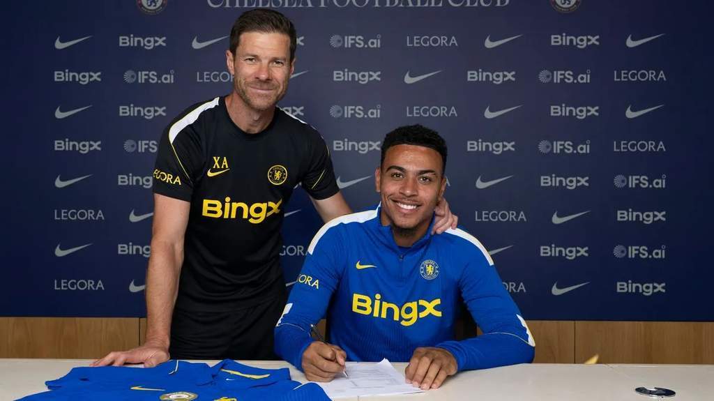 Morgan Rogers resmi diperkenalkan sebagai pemain baru Chelsea
