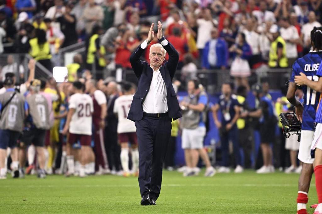 Ekspresi kekecewaan pelatih Prancis Didier Deschamps setelah kalah dari Spanyol di Piala Dunia 2026