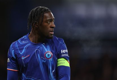 Axel Disasi saat membela Chelsea dalam pertandingan musim 2024-2025